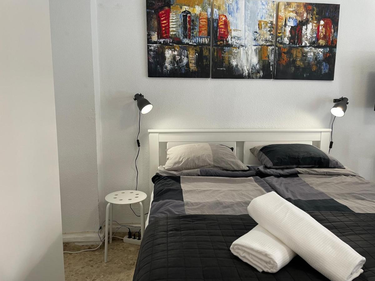 Fuengirola, Boliches - Right On The Beach. Apartment