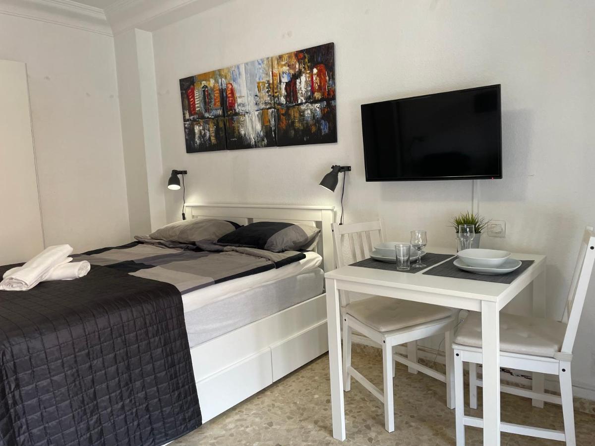 Fuengirola, Boliches - Right On The Beach. * Fuengirola