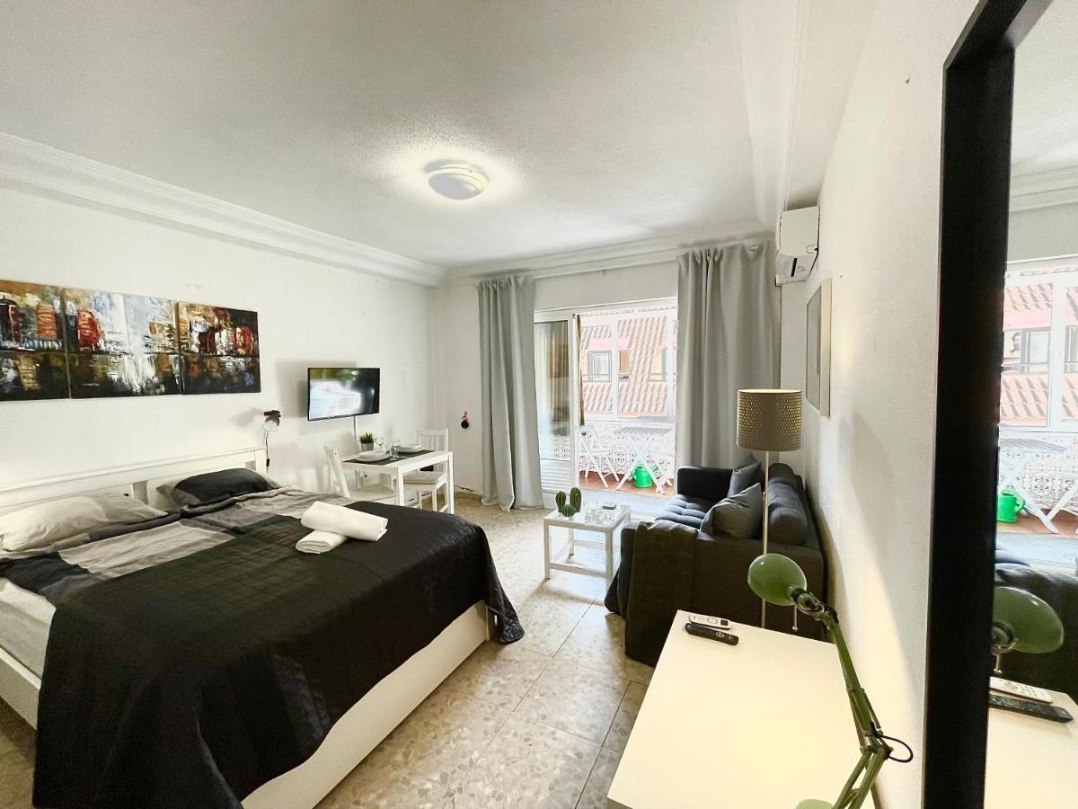 Fuengirola, Boliches - Right On The Beach. Fuengirola